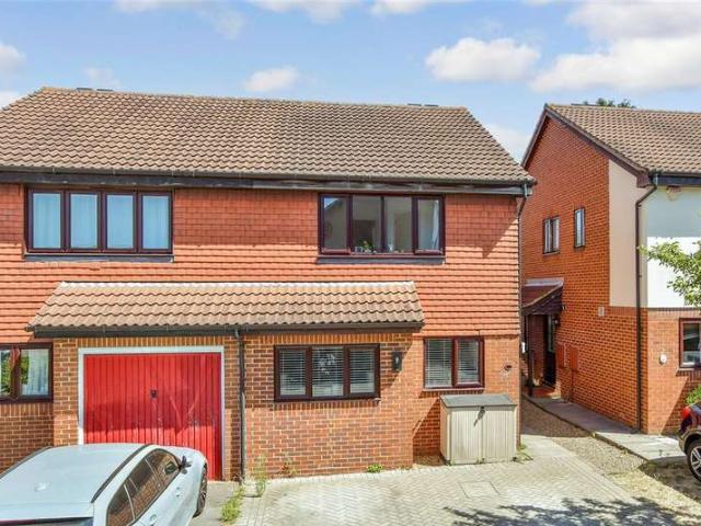 Farm for sale in London Borough of Croydon, Greater London