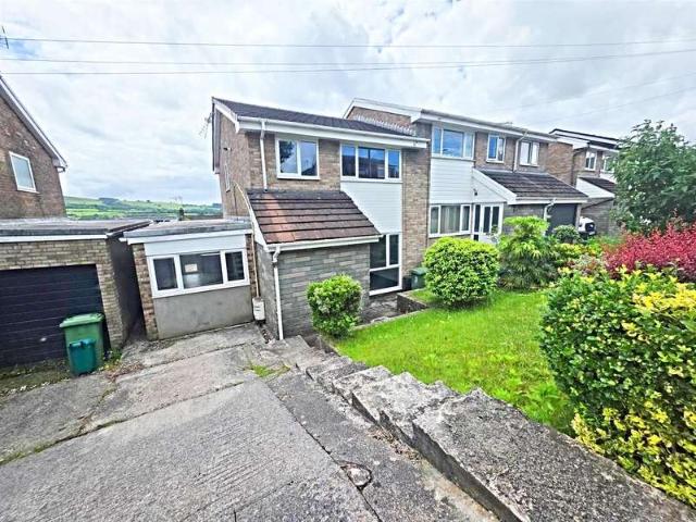 Farm for rent in Hawthorn, Wales
