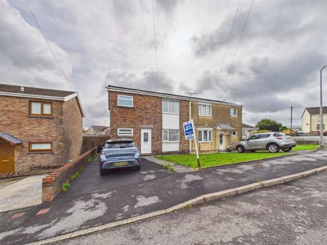 Farm for sale in Llannon, Tumble
