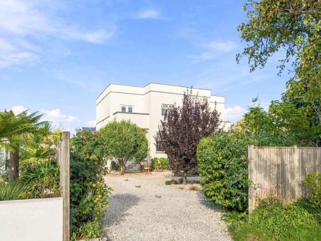 Farm for sale in Angmering on Sea, Arun