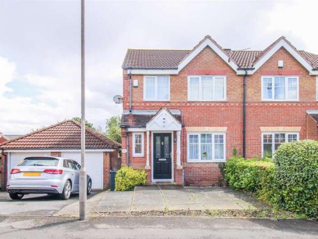 Farm for sale in Mapplewell, South Yorkshire