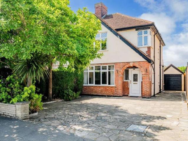 Farm for sale in Stoneleigh, Ewell