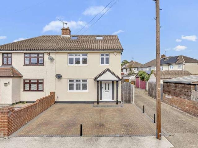 Farm for sale in London Borough of Havering, Greater London