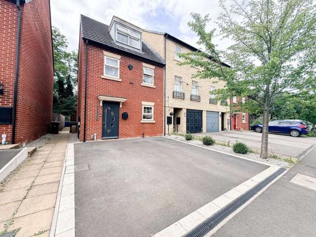 Farm for sale in Wombwell, South Yorkshire