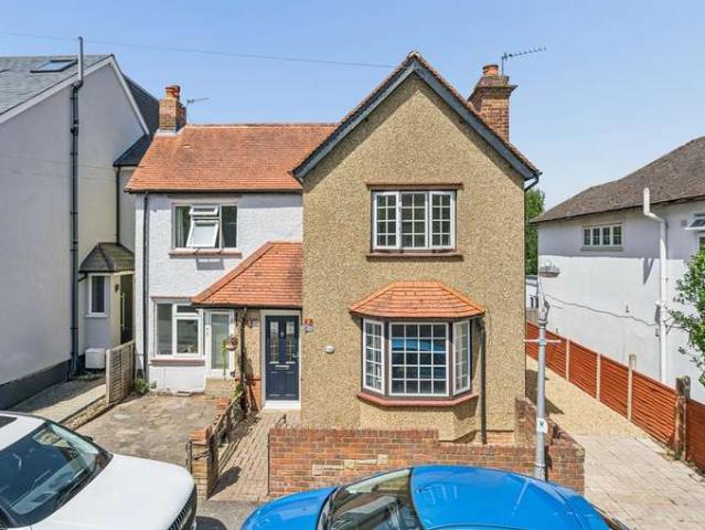 Farm for sale in Chalfont St. Peter, Denham