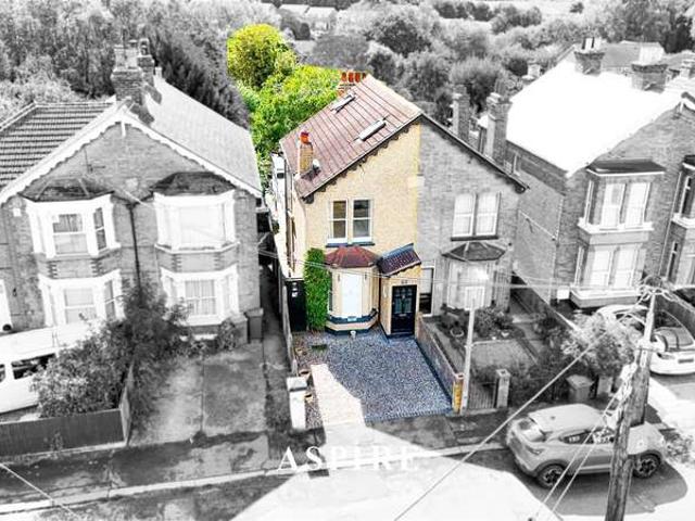 Farm for sale in Stanford-le-hope, Essex