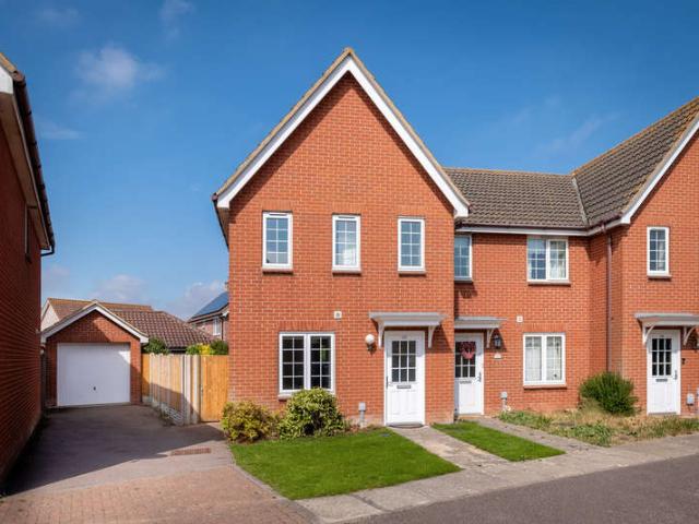Farm for sale in Stokesby, Norfolk