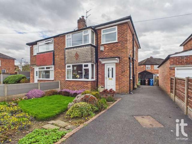 Farm for sale in Fiveways, Hazel Grove