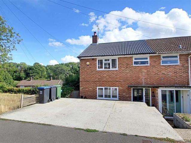 Farm for sale in Bennetts End, Pouchen End