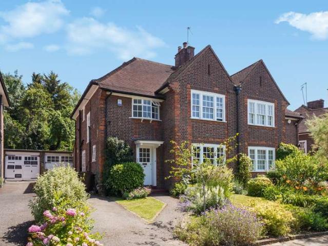 Farm for sale in London Borough of Harrow, Greater London