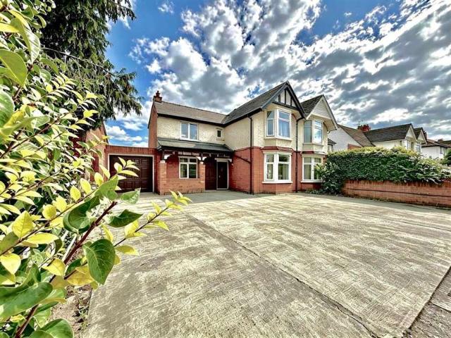 Farm for sale in Walcot West, Rodbourne