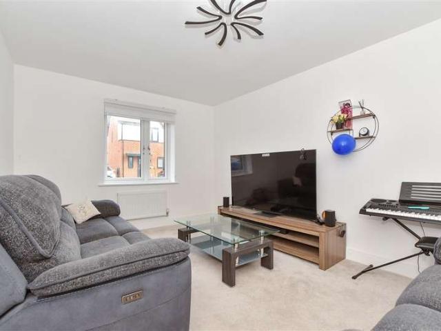 Farm for sale in Faversham Lakes, Swale