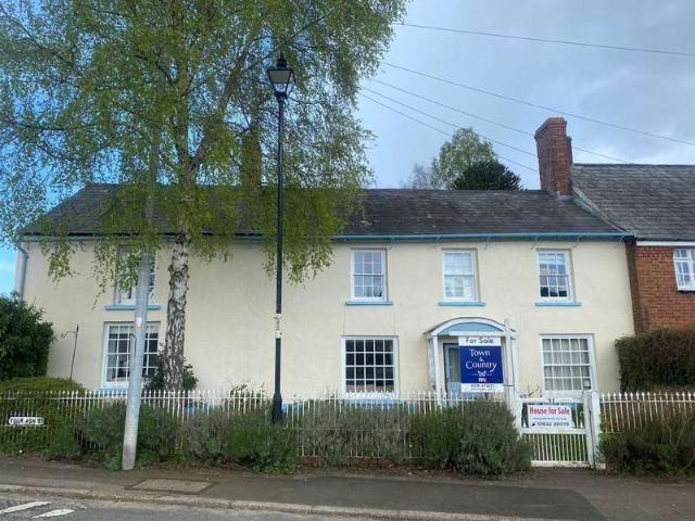 Farm for sale in Llanbadoc, Wales