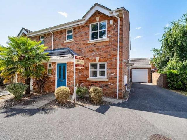 Farm for sale in Osgodby, Barlby