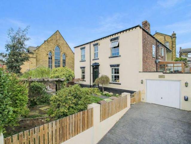 House for sale in Ossett, West Yorkshire