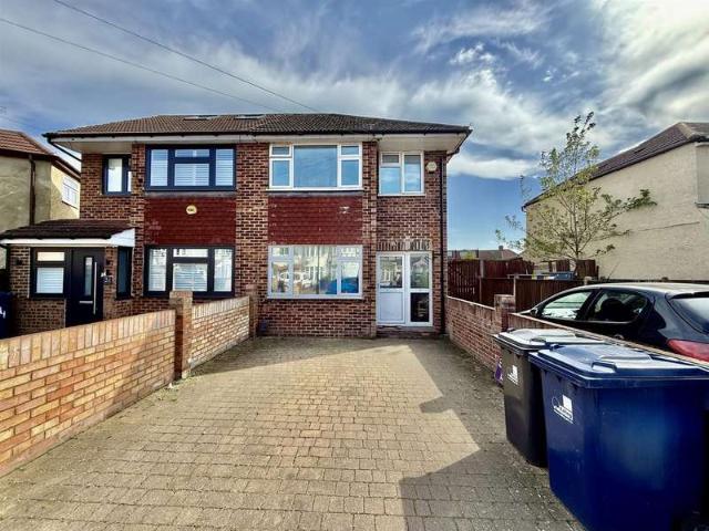 Farm for sale in London Borough of Ealing, Greenford