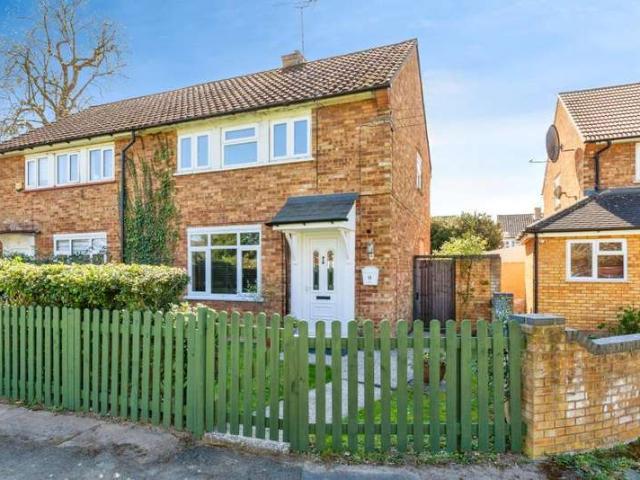 Semi Detached House for sale in Slough, Langley