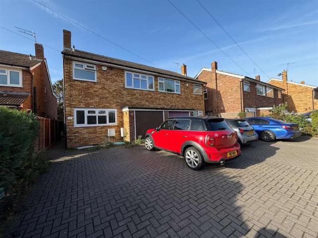 Farm for rent in Stanwell Moor, Spelthorne