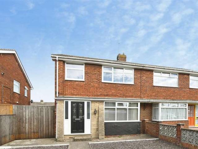 Farm for sale in Bransholme, Hull