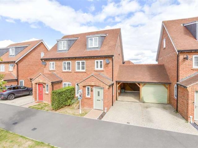 Farm for sale in Allington, Midway