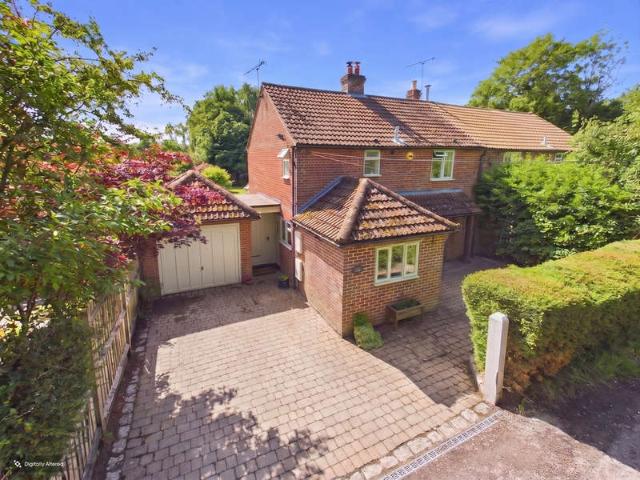 Farm for sale in Bledlow Ridge, Buckinghamshire
