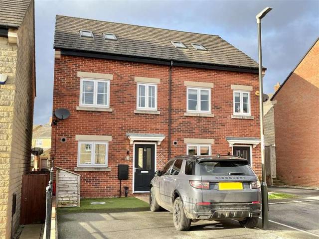 Farm for sale in Old Glossop, Charlesworth
