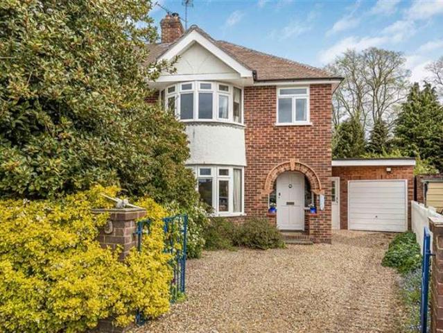 Farm for sale in Caversham Heights, Reading