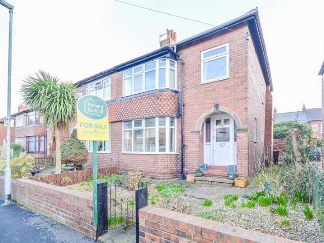Farm for sale in Belle Isle, West Yorkshire