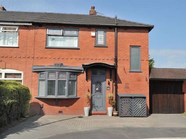 Farm for sale in Higher Irlam, Salford