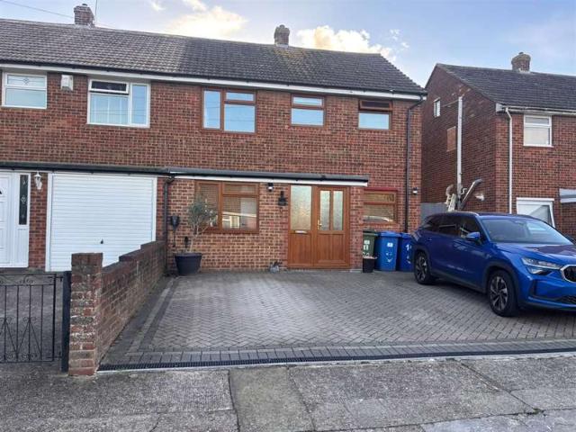 Farm for sale in Grove Park, Swale