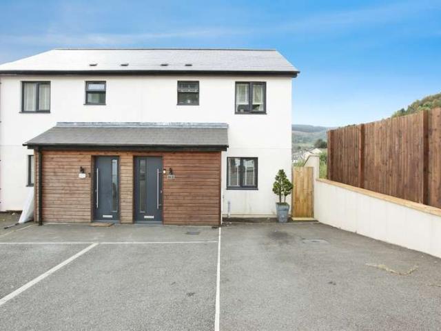 Farm for sale in Cwm Clydach, Clydach Vale