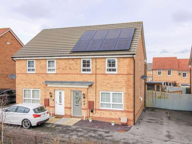 Farm for sale in Pontefract, West Yorkshire