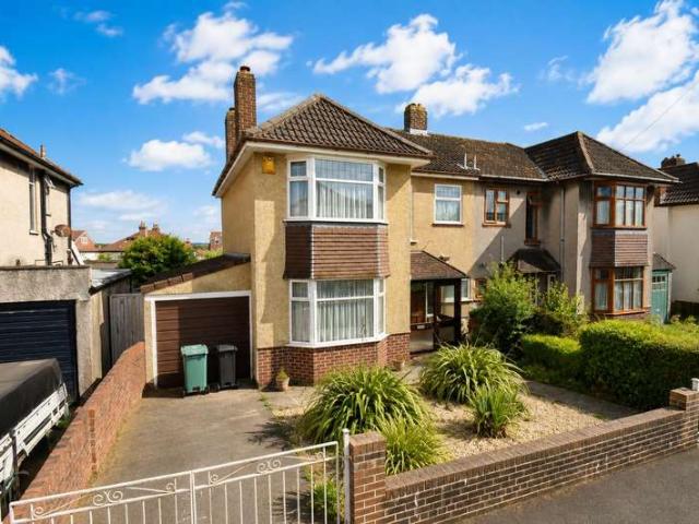 Farm for sale in Horfield, Feckenham