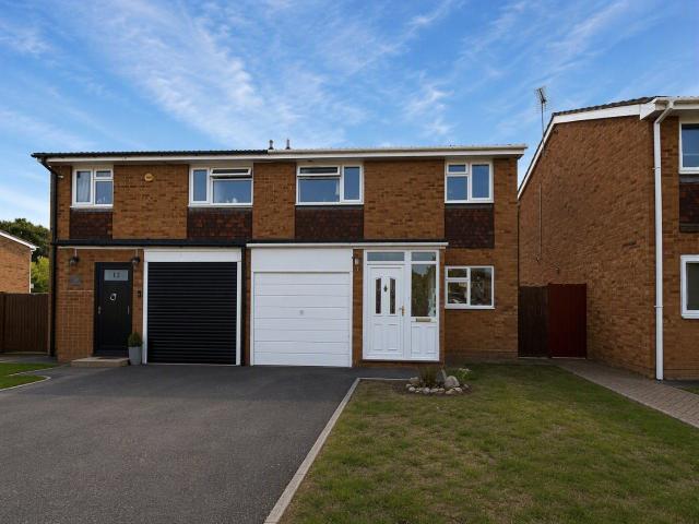 House for rent in Farnborough Park, Rushmoor