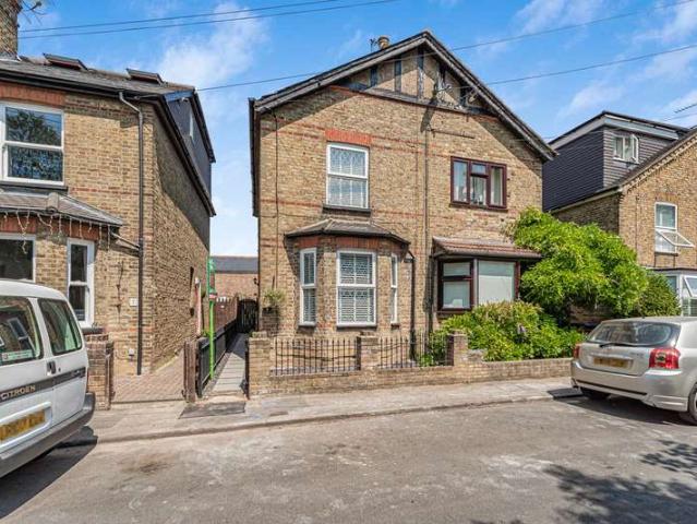 Farm for sale in Egham Hythe, Row Town
