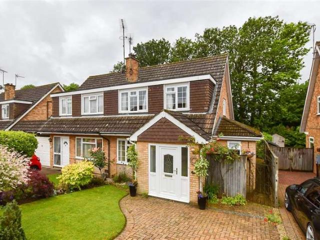 Farm for sale in Fole, Surrey
