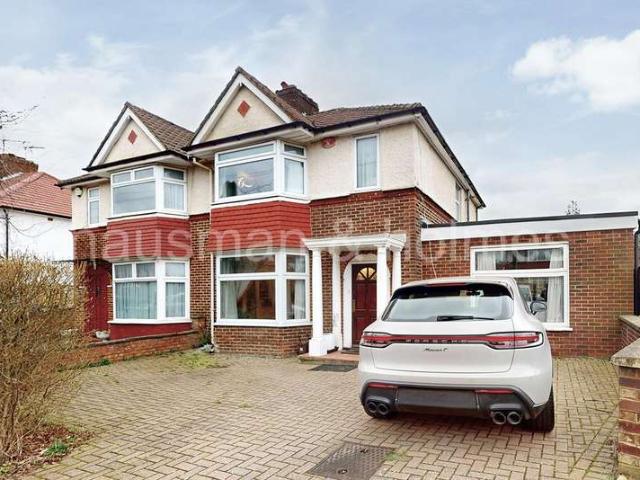 Farm for sale in Brent Cross, Greater London