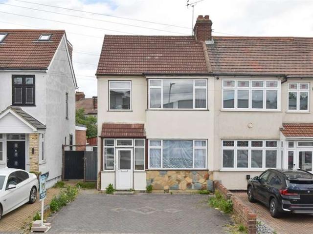 Farm for sale in Chadwell Heath, Greater London