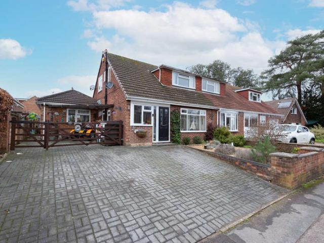 Farm for sale in Frogmore, Hart