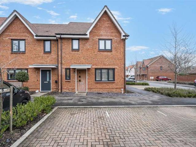 Farm for sale in Finchampstead, Arborfield Green