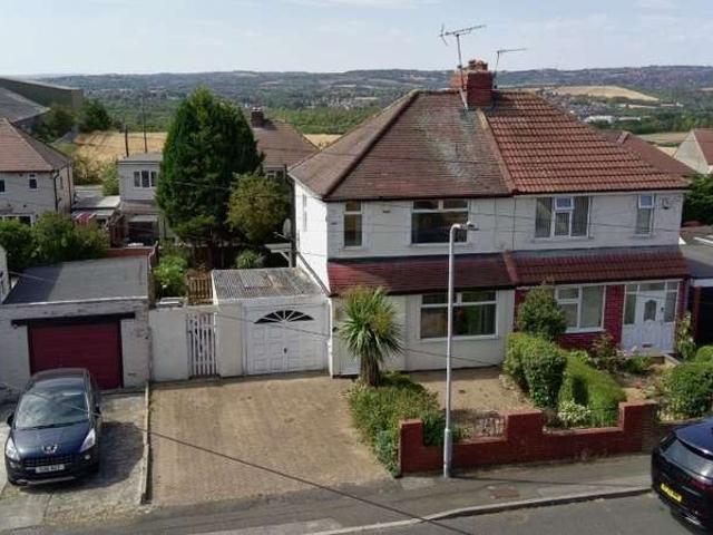 Farm for sale in Aston cum Aughton, Swallownest