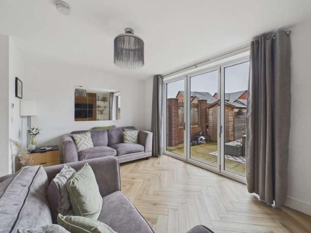 Farm for sale in Catcliffe, South Yorkshire