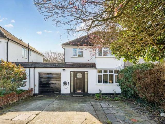 Farm for sale in Bushey, Bushey Heath