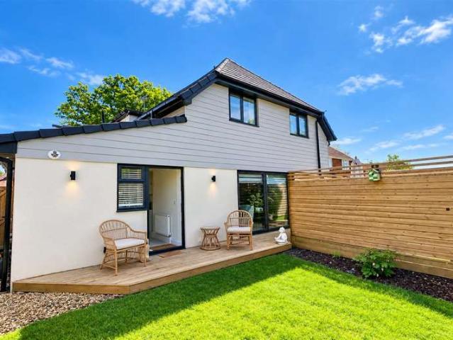 Farm for sale in Throop, Bournemouth