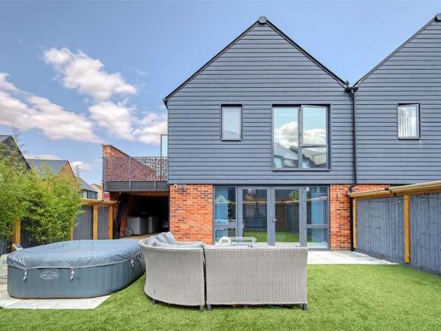 Cottage for sale in Channels, Chelmsford