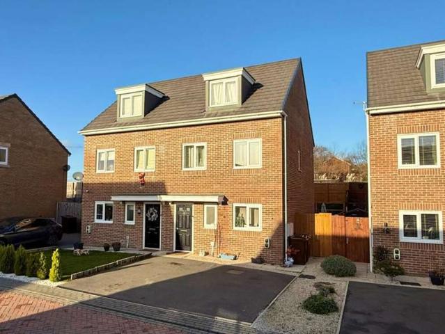 Farm for sale in Horbury, West Yorkshire