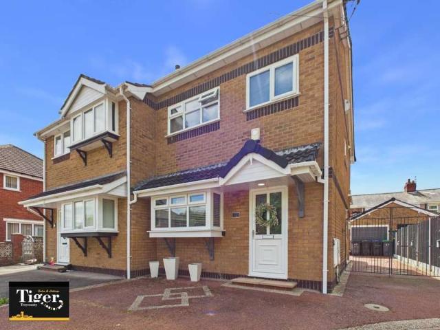 Farm for sale in Hawes Side, Blackpool