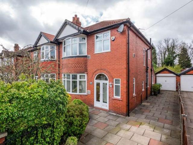 Farm for sale in Gorse Hill, Trafford Park