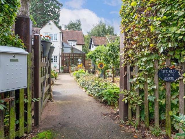 Farm for sale in Areley Kings, Rushock