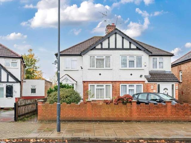 Farm for sale in Harrow Weald, Greater London